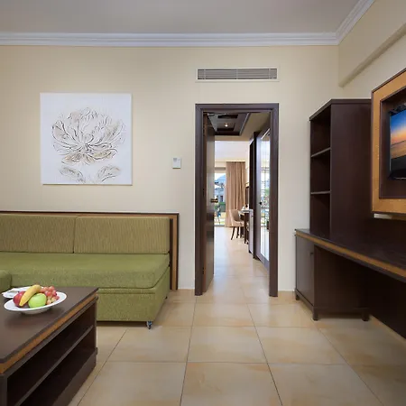 Θέρετρο La Marquise Luxury Complex Φαληράκι