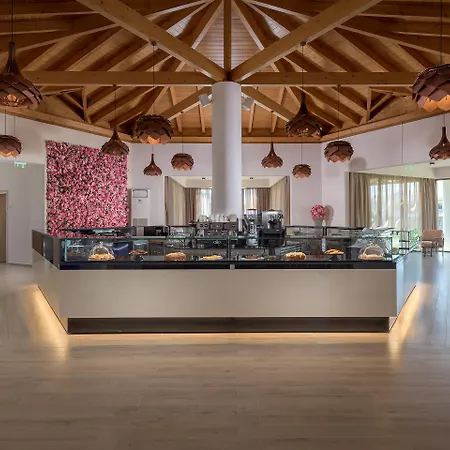 Θέρετρο La Marquise Luxury Complex Φαληράκι