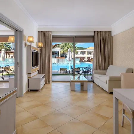 La Marquise Luxury Complex Φαληράκι